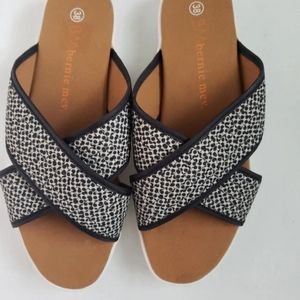 Bernie Mev crisscross slip on sandals size 38